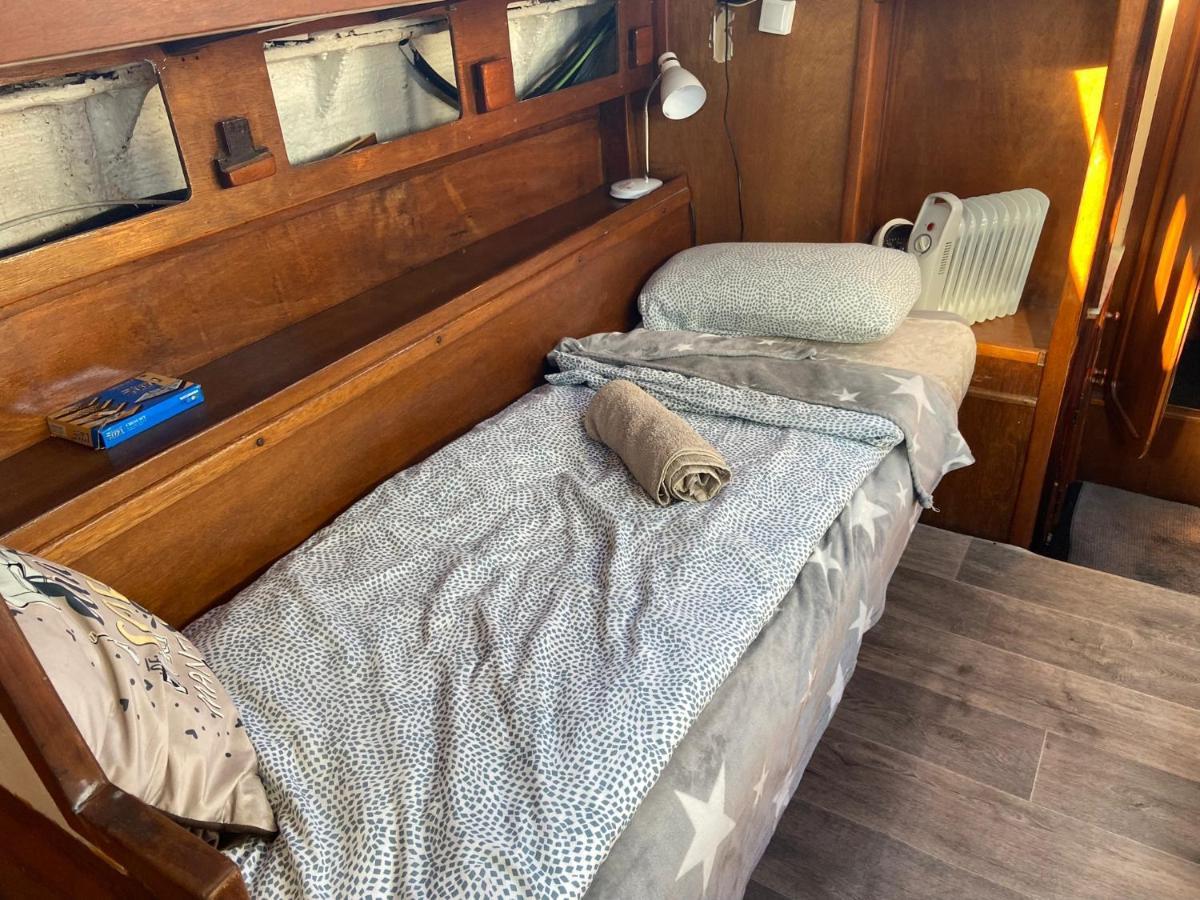 Båter Fantastic Sailing Boat To Sleep In Barcelona